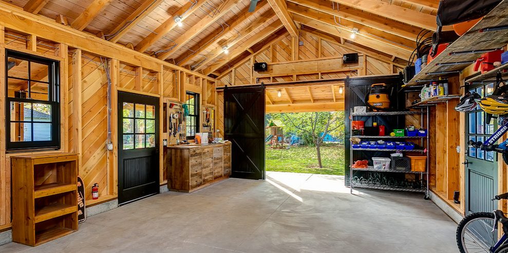 Beautiful barn restoration 989x494 5d405f421bf66